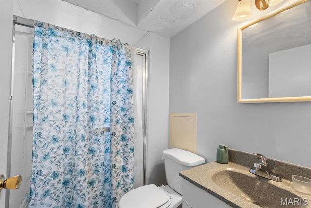 1771 Redcoat Drive, Maryland Heights, MO 63043