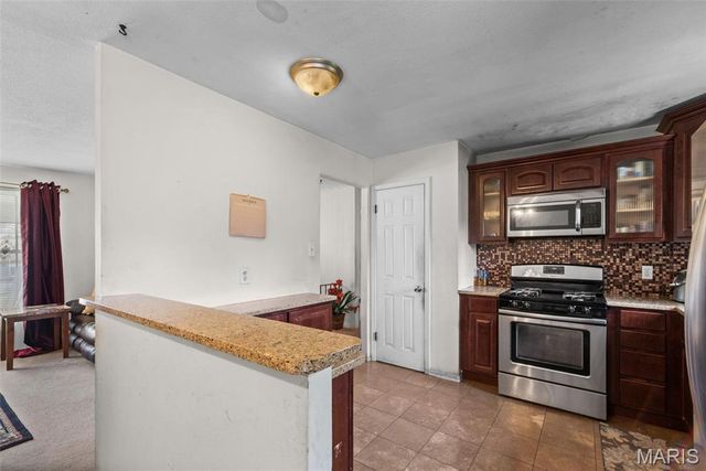 1771 Redcoat Drive, Maryland Heights, MO 63043