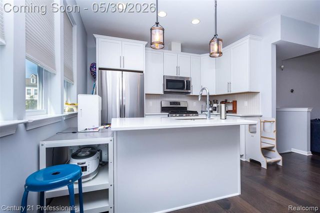 57 Kaprol Drive, Troy, MI 48098