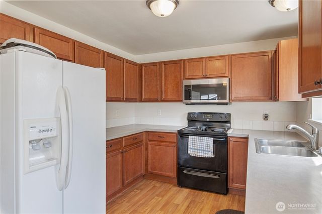 7838 Celtic Loop NW, Silverdale, WA 98383