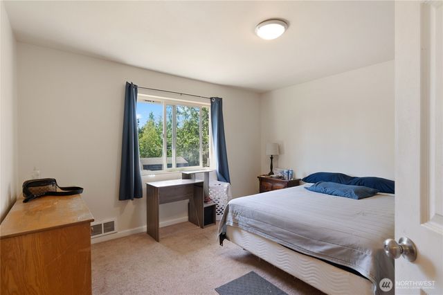 7838 Celtic Loop NW, Silverdale, WA 98383