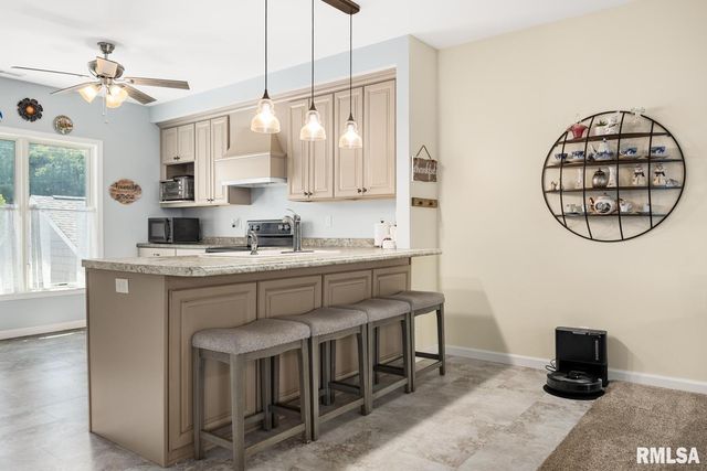 518 HARBOR POINTE Drive, East Peoria, IL 61611