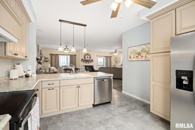 518 HARBOR POINTE Drive, East Peoria, IL 61611