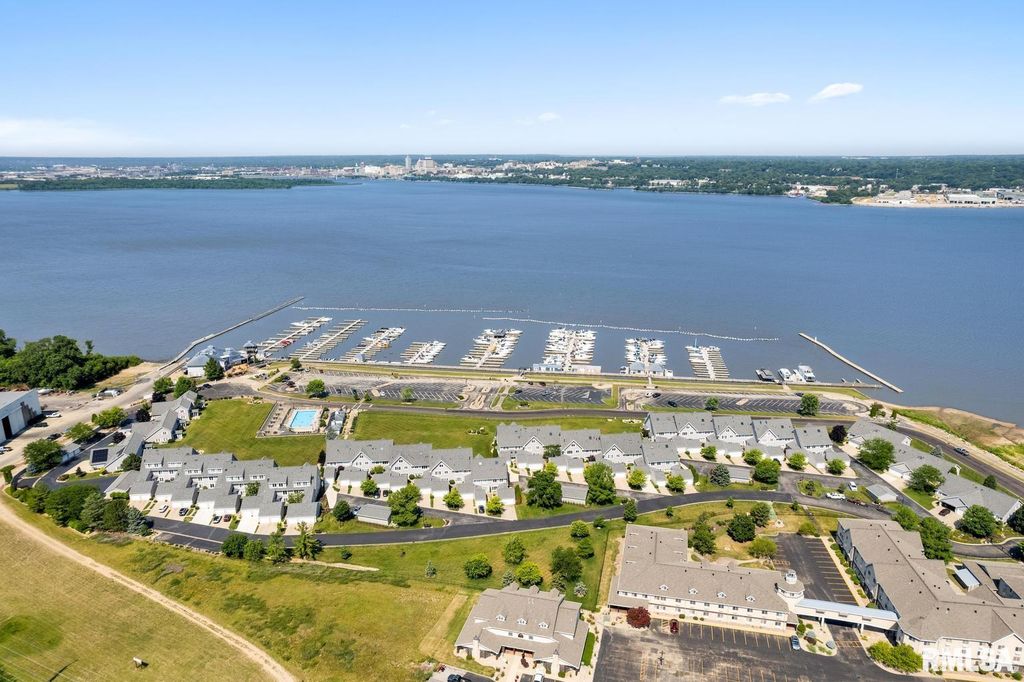 518 HARBOR POINTE Drive, East Peoria, IL 61611