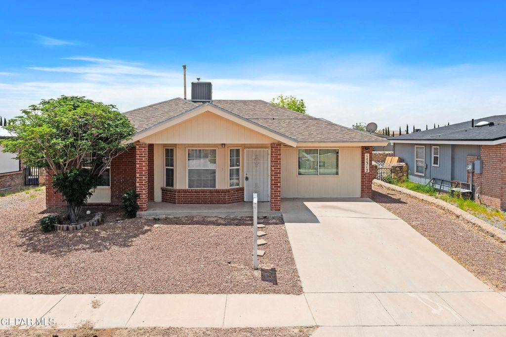 14312 Desierto Bello Avenue, Horizon City, TX 79928