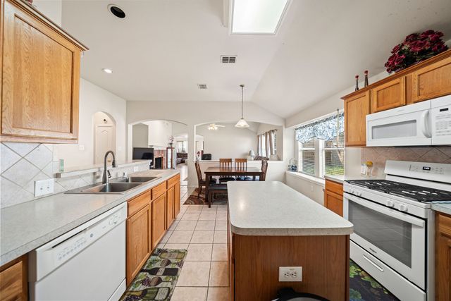 1905 Sharpsbury Drive, Euless, TX 76040