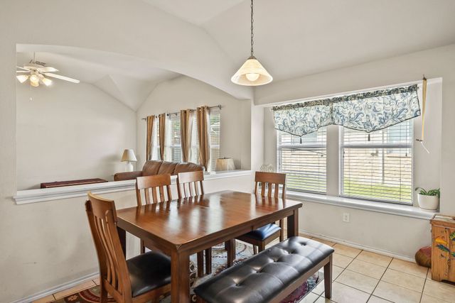 1905 Sharpsbury Drive, Euless, TX 76040