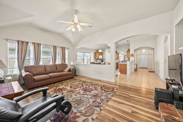 1905 Sharpsbury Drive, Euless, TX 76040