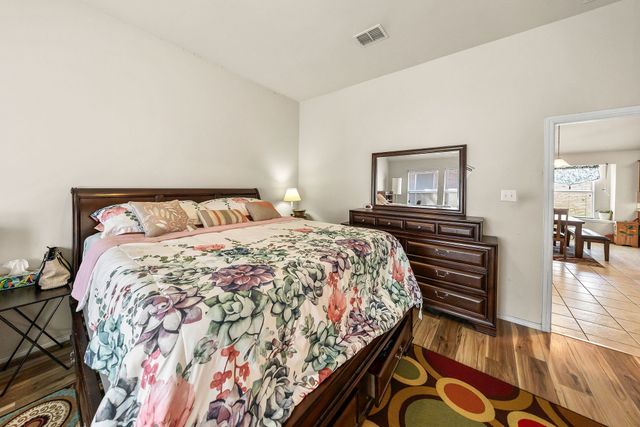 1905 Sharpsbury Drive, Euless, TX 76040