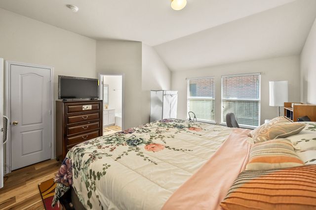 1905 Sharpsbury Drive, Euless, TX 76040