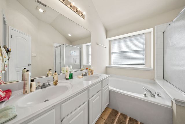 1905 Sharpsbury Drive, Euless, TX 76040