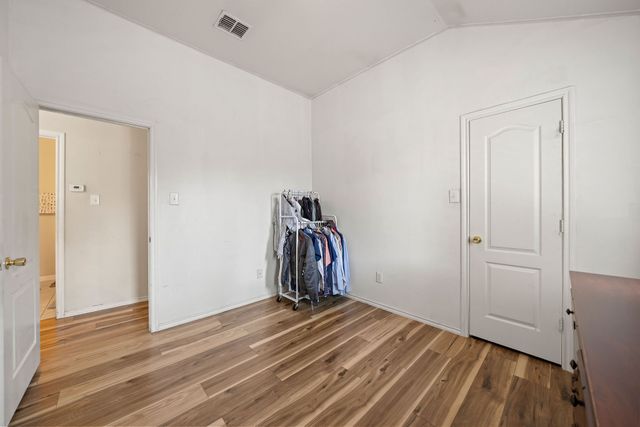 1905 Sharpsbury Drive, Euless, TX 76040