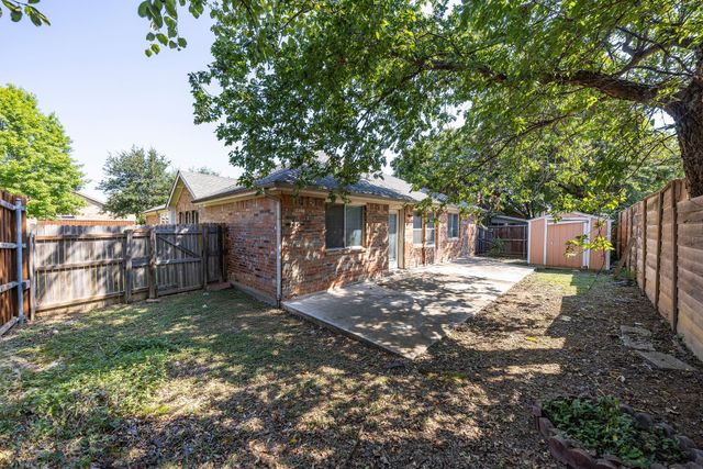 1905 Sharpsbury Drive, Euless, TX 76040