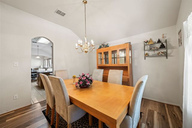1905 Sharpsbury Drive, Euless, TX 76040