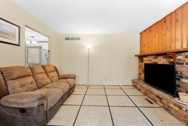 5189 Otsego Street, Burton, MI 48509