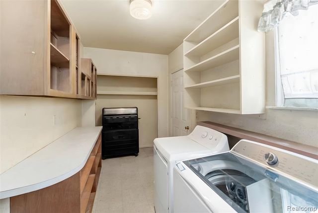 5189 Otsego Street, Burton, MI 48509