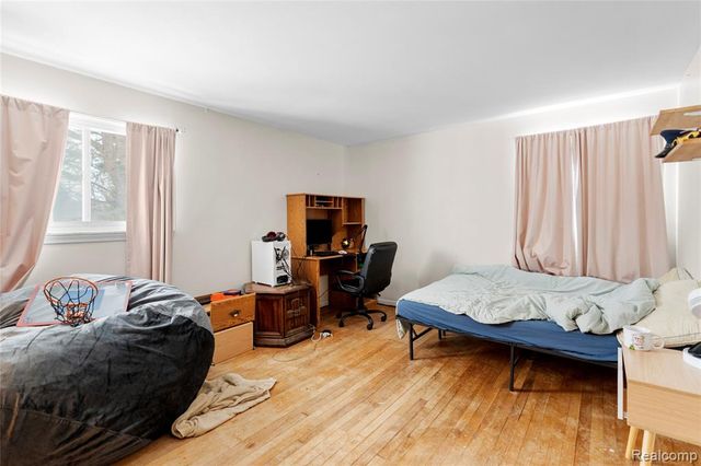 5189 Otsego Street, Burton, MI 48509