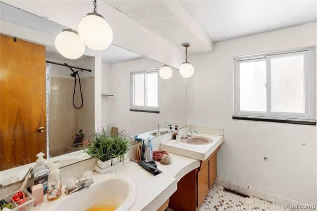 5189 Otsego Street, Burton, MI 48509