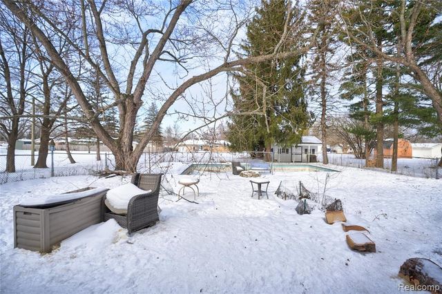 5189 Otsego Street, Burton, MI 48509