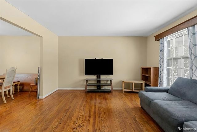 5189 Otsego Street, Burton, MI 48509