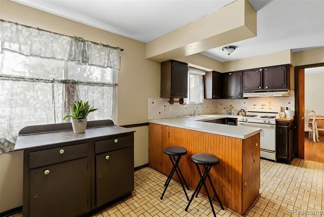 5189 Otsego Street, Burton, MI 48509