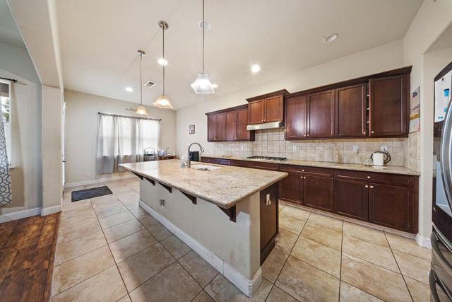 6348 W Portals Avenue, Fresno, CA 93723