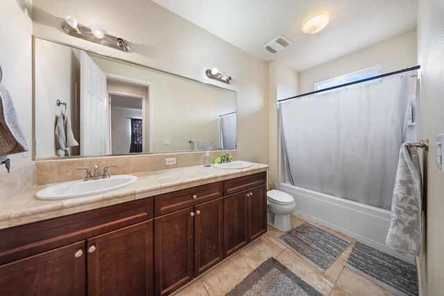 6348 W Portals Avenue, Fresno, CA 93723