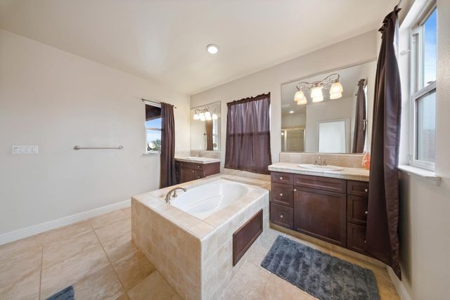6348 W Portals Avenue, Fresno, CA 93723