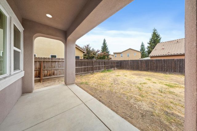 6348 W Portals Avenue, Fresno, CA 93723