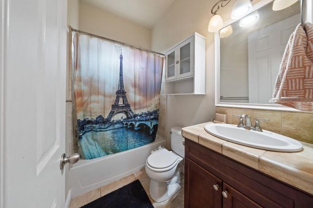 6348 W Portals Avenue, Fresno, CA 93723