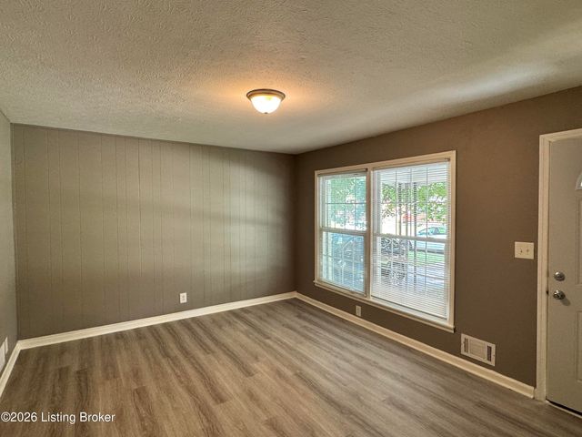 123 Scottsdale Blvd, Louisville, KY 40214