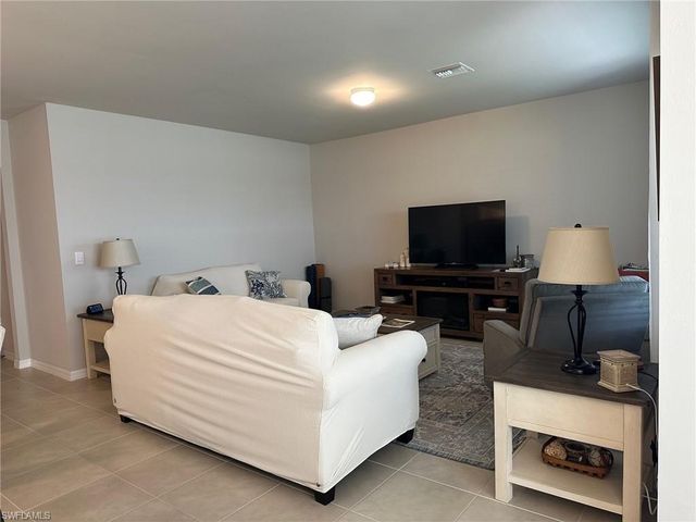 18569 Marlin Kite LN, North Fort Myers, FL 33917