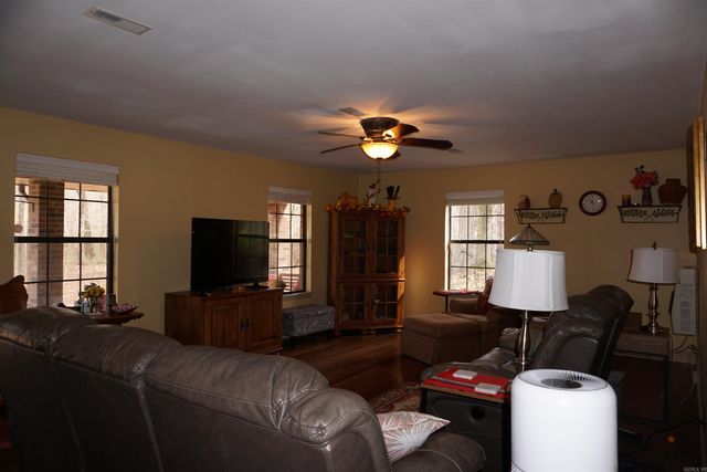 20686 Distress Creek Rd, Harrisburg, AR 72432