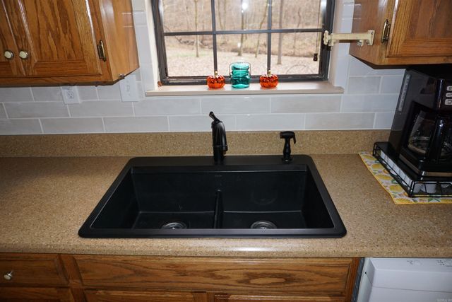 20686 Distress Creek Rd, Harrisburg, AR 72432