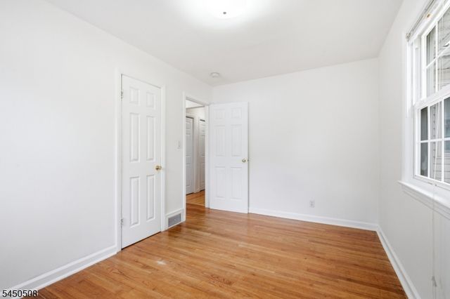28 Kenz Ter, West Orange Twp., NJ 07052