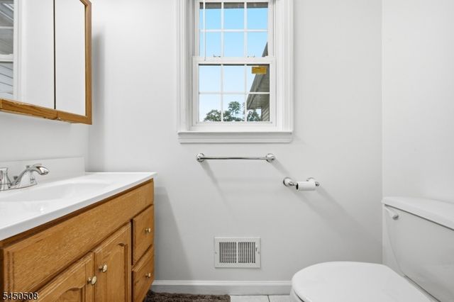 28 Kenz Ter, West Orange Twp., NJ 07052