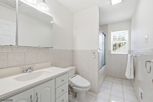 28 Kenz Ter, West Orange Twp., NJ 07052