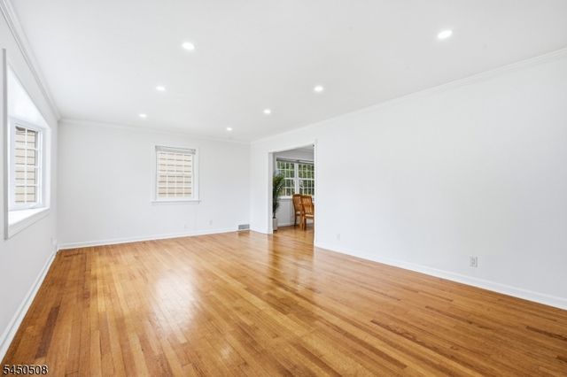 28 Kenz Ter, West Orange Twp., NJ 07052