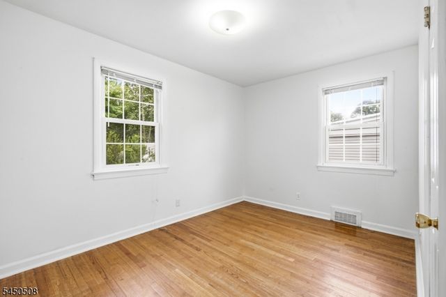 28 Kenz Ter, West Orange Twp., NJ 07052