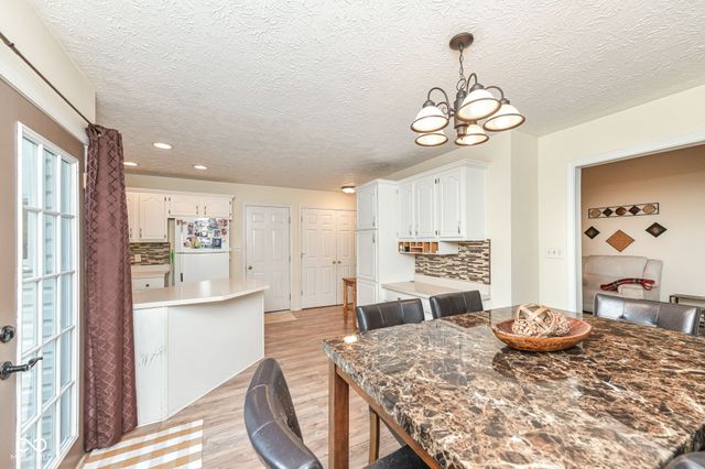 4257 W Summerhaven Drive, New Palestine, IN 46163