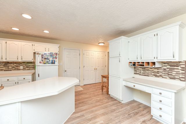 4257 W Summerhaven Drive, New Palestine, IN 46163