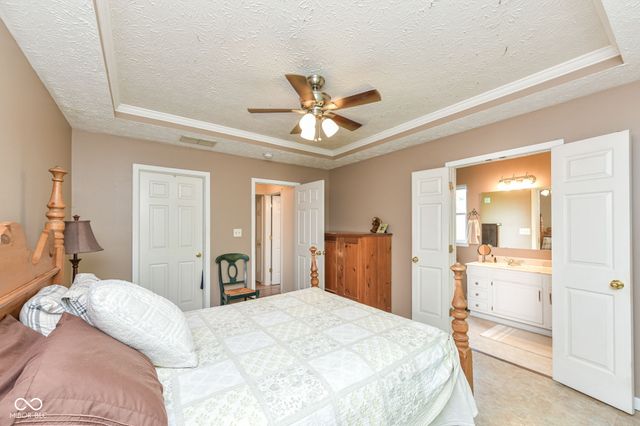 4257 W Summerhaven Drive, New Palestine, IN 46163