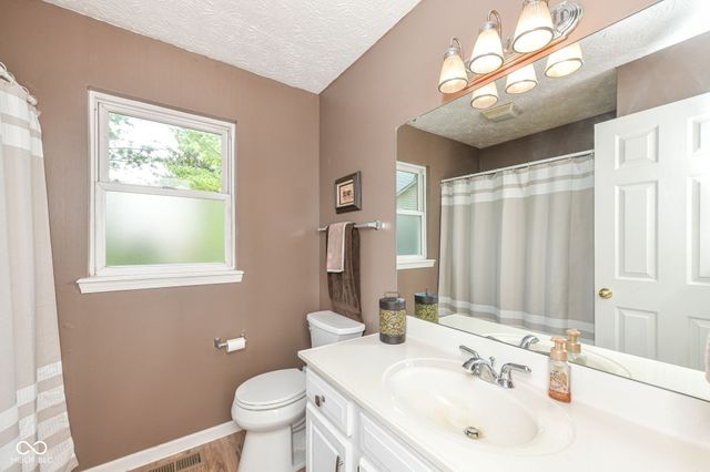 4257 W Summerhaven Drive, New Palestine, IN 46163