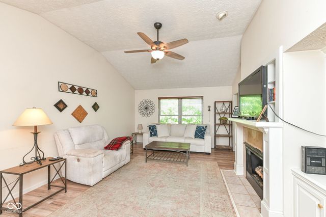 4257 W Summerhaven Drive, New Palestine, IN 46163