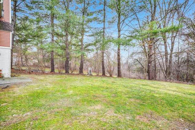 4 Meadow Way, Hopewell Junction, NY 12533