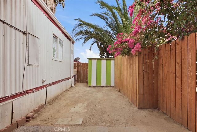 2250 Chestnut Street 20, San Bernardino, CA 92410