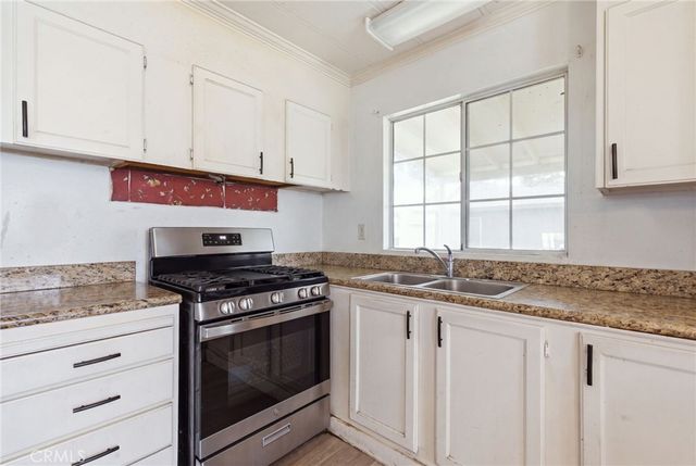 2250 Chestnut Street 20, San Bernardino, CA 92410