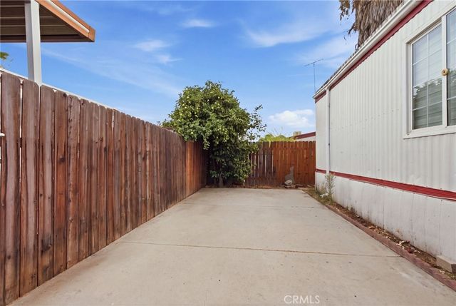 2250 Chestnut Street 20, San Bernardino, CA 92410