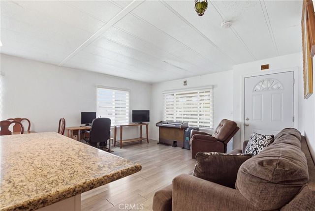 2250 Chestnut Street 20, San Bernardino, CA 92410