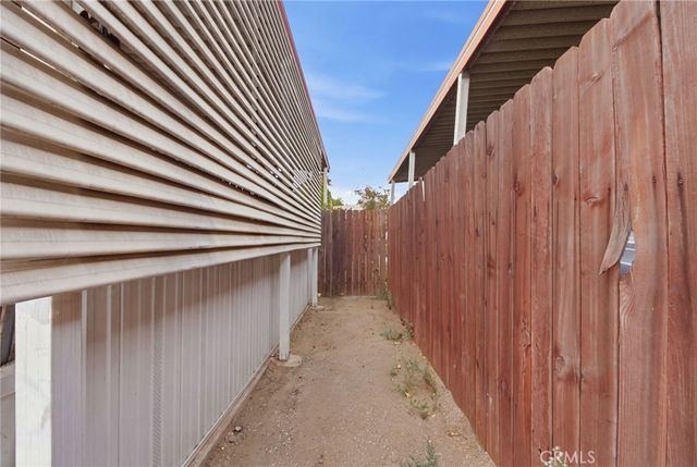 2250 Chestnut Street 20, San Bernardino, CA 92410